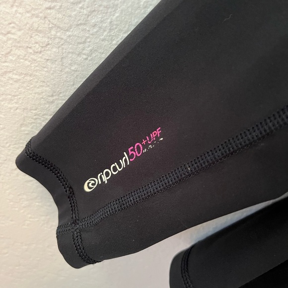 Rip Curl Top Long Sleeve Rashguard  SPF50 Black Pink Wave Surf SUP XL - Picture 5 of 6